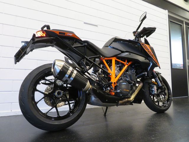 ktm - 1290-super-duke-gt