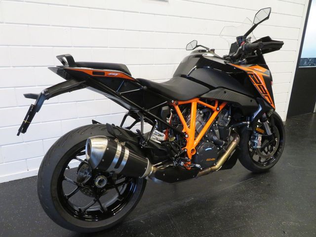 ktm - 1290-super-duke-gt