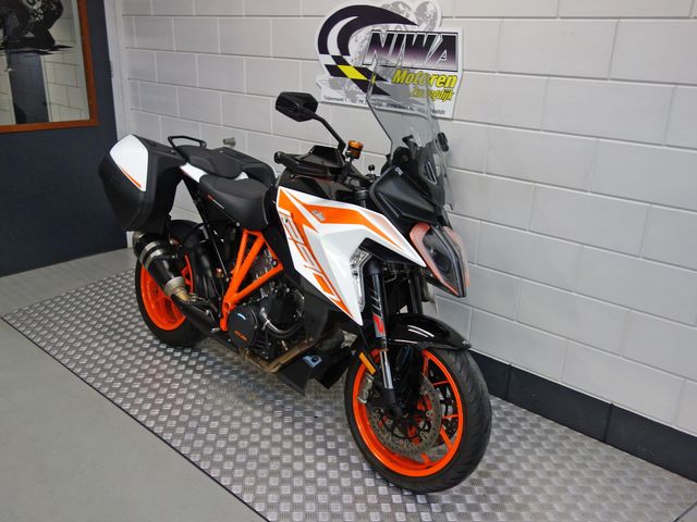 ktm - 1290-super-duke-gt