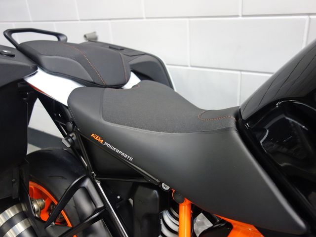 ktm - 1290-super-duke-gt