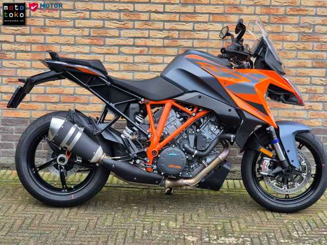 ktm - 1290-super-duke-gt