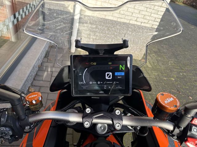 ktm - 1290-super-duke-gt