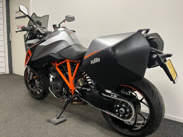 ktm - 1290-super-duke-gt