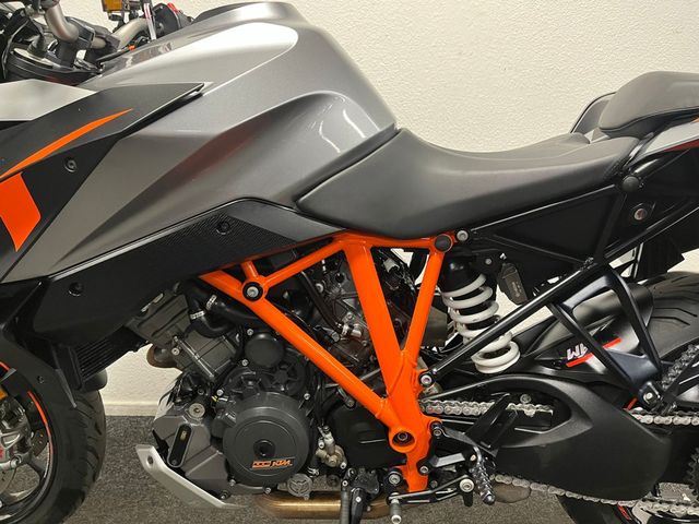 ktm - 1290-super-duke-gt