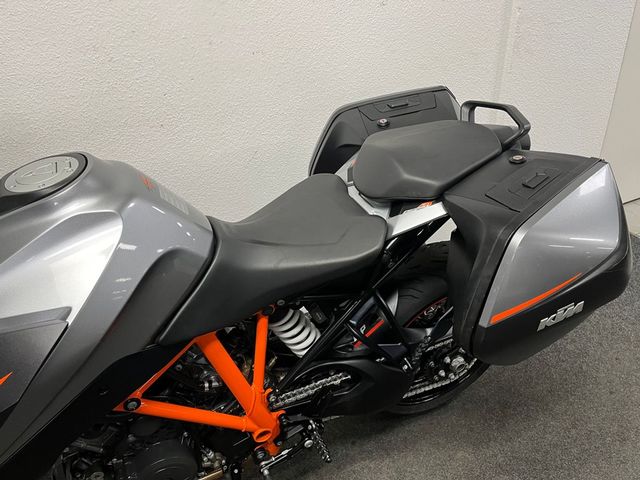 ktm - 1290-super-duke-gt