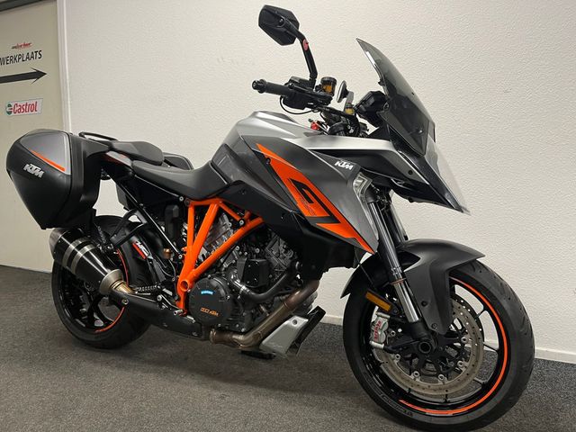 ktm - 1290-super-duke-gt