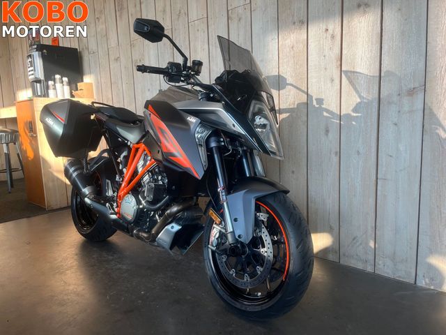 ktm - 1290-super-duke-gt