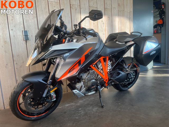 ktm - 1290-super-duke-gt