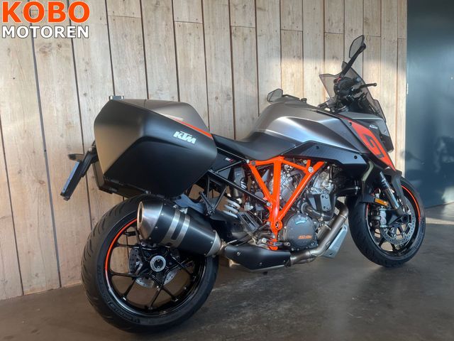 ktm - 1290-super-duke-gt