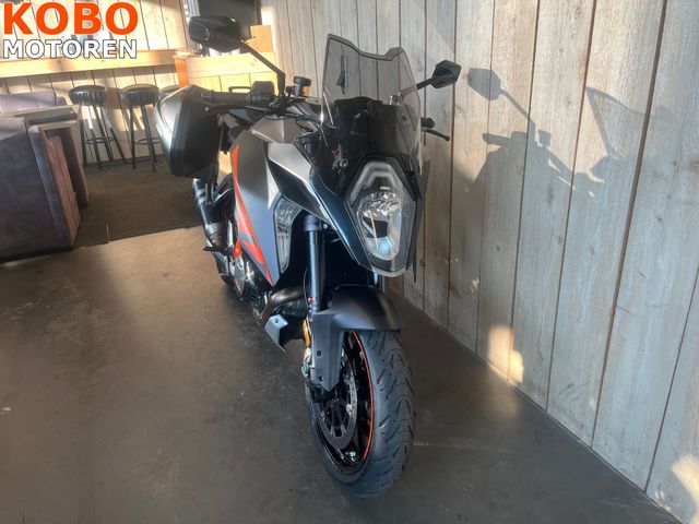 ktm - 1290-super-duke-gt