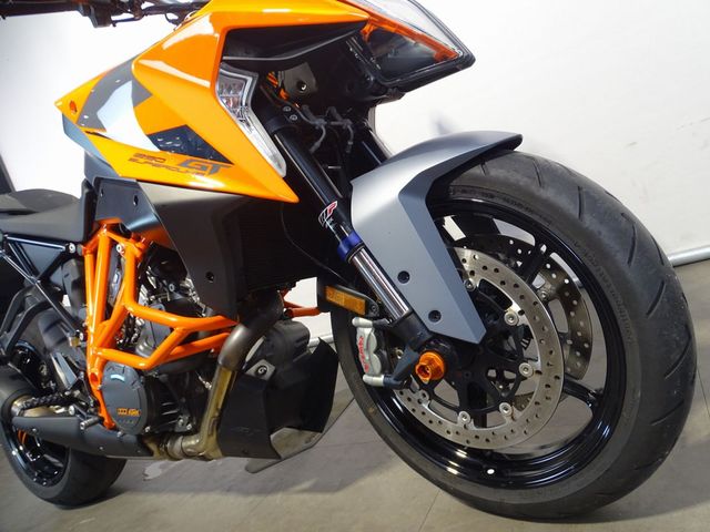 ktm - 1290-super-duke-gt