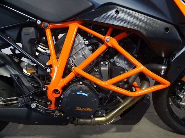 ktm - 1290-super-duke-gt