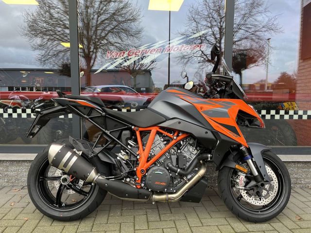 ktm - 1290-super-duke-gt