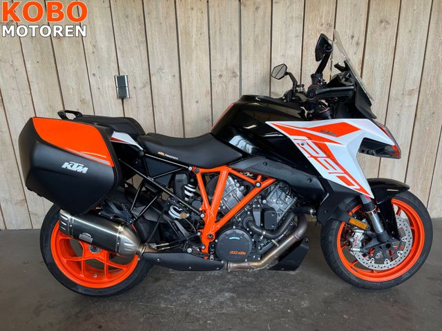 ktm - 1290-super-duke-gt