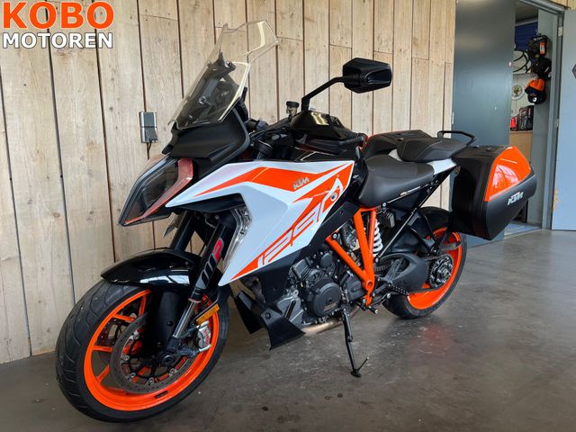 ktm - 1290-super-duke-gt