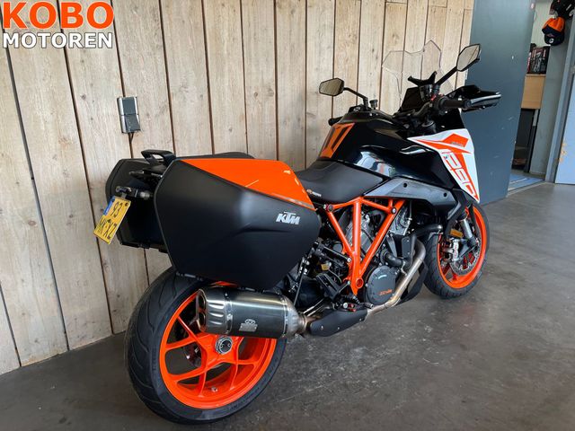 ktm - 1290-super-duke-gt