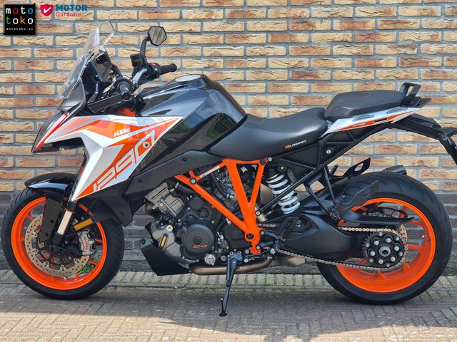 ktm - 1290-super-duke-gt