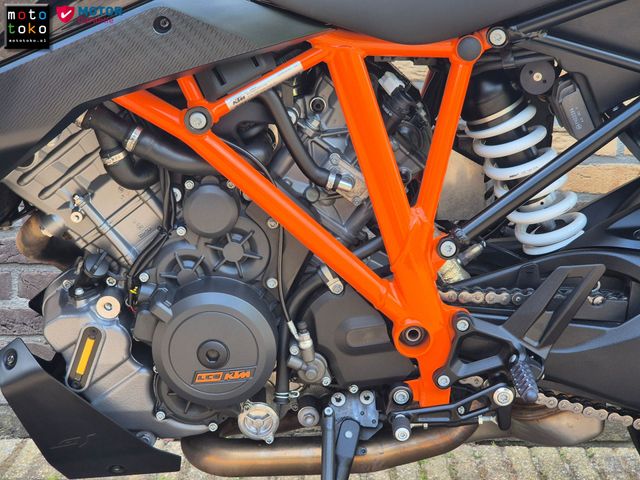 ktm - 1290-super-duke-gt