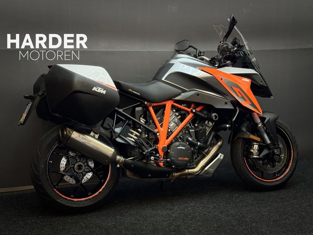 ktm - 1290-super-duke-gt