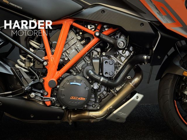 ktm - 1290-super-duke-gt
