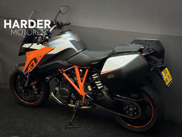 ktm - 1290-super-duke-gt