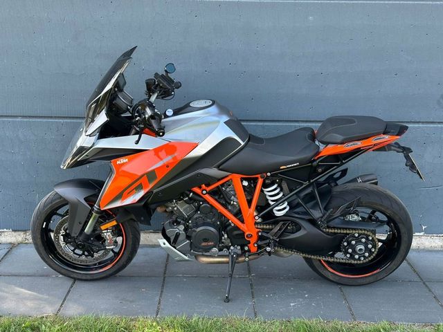 ktm - 1290-super-duke-gt