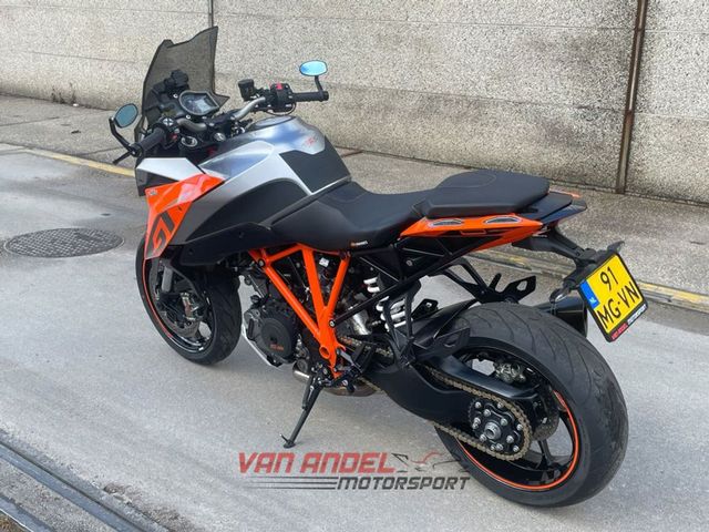 ktm - 1290-super-duke-gt