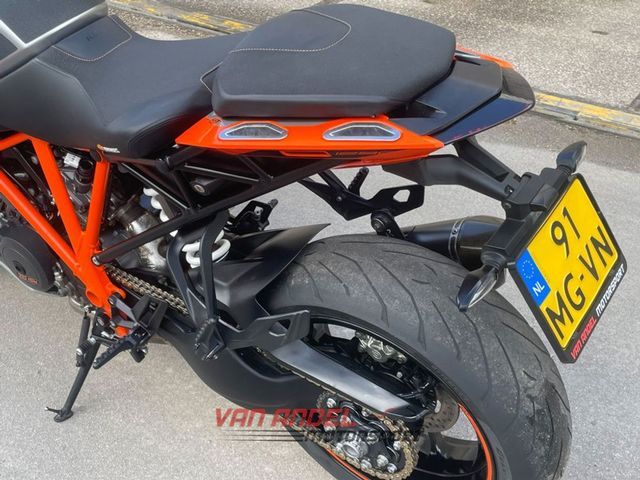 ktm - 1290-super-duke-gt