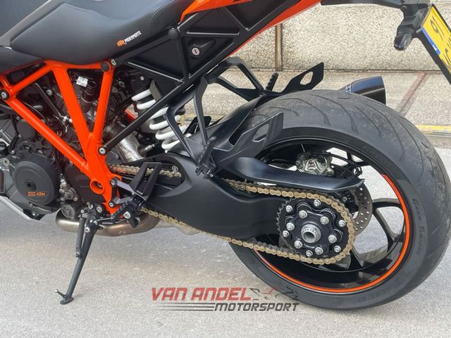 ktm - 1290-super-duke-gt