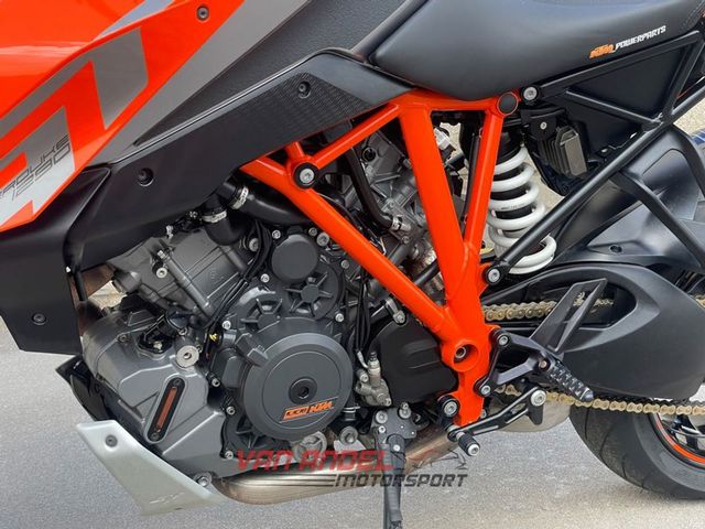 ktm - 1290-super-duke-gt