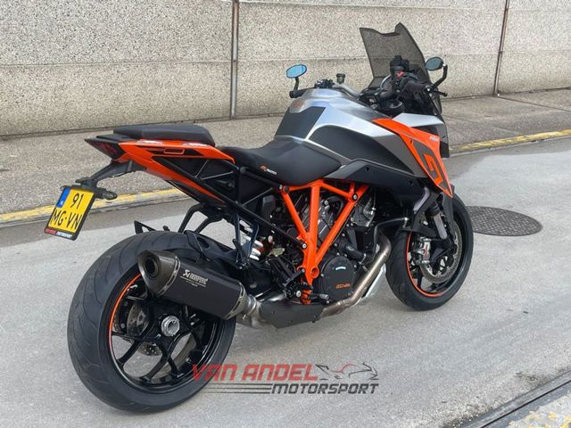ktm - 1290-super-duke-gt
