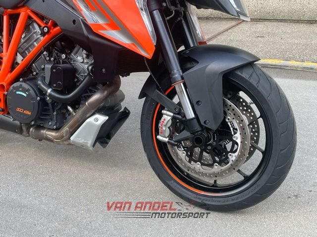 ktm - 1290-super-duke-gt