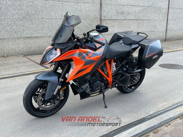 ktm - 1290-super-duke-gt