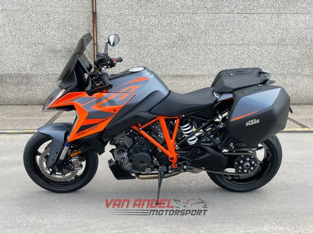 ktm - 1290-super-duke-gt