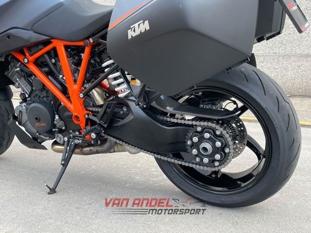 ktm - 1290-super-duke-gt