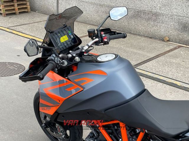 ktm - 1290-super-duke-gt
