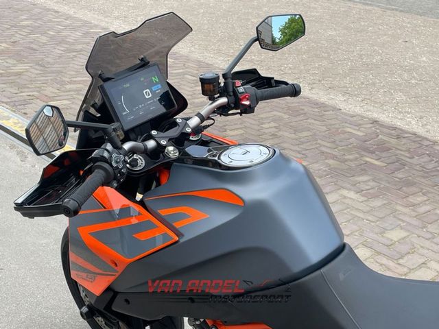 ktm - 1290-super-duke-gt