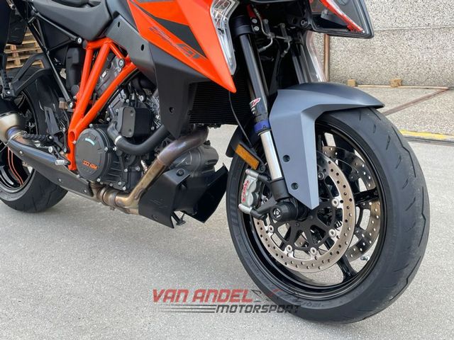 ktm - 1290-super-duke-gt