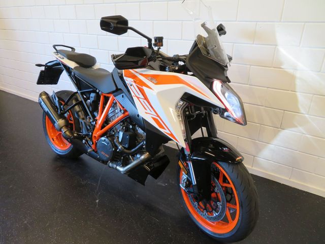 ktm - 1290-super-duke-gt