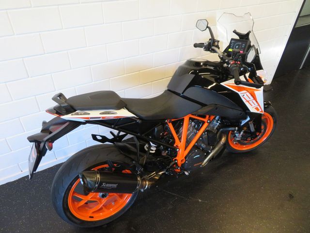 ktm - 1290-super-duke-gt