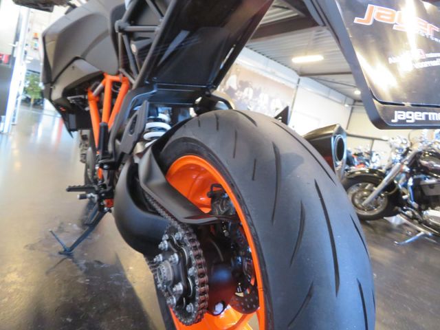 ktm - 1290-super-duke-gt