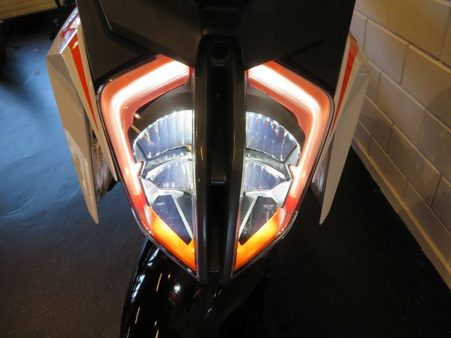 ktm - 1290-super-duke-gt