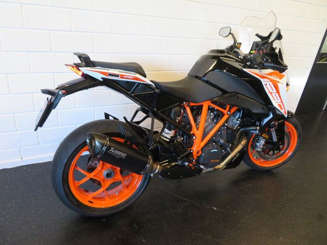 ktm - 1290-super-duke-gt