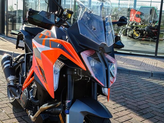 ktm - 1290-super-duke-gt