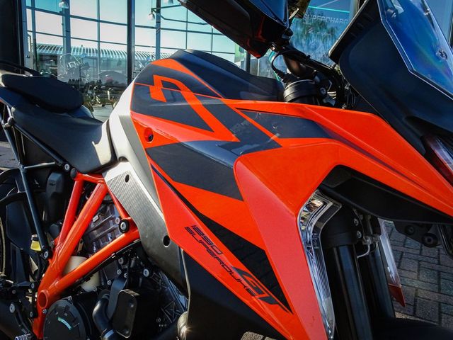 ktm - 1290-super-duke-gt
