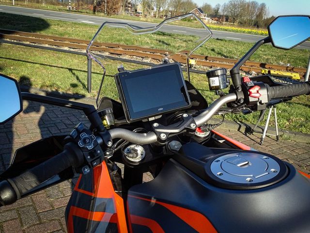ktm - 1290-super-duke-gt