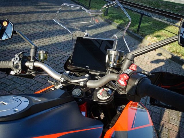 ktm - 1290-super-duke-gt
