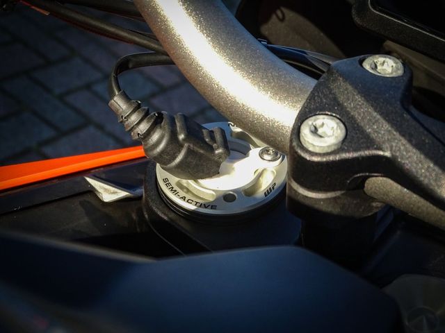ktm - 1290-super-duke-gt