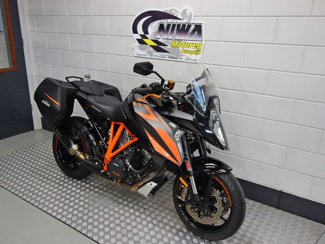 ktm - 1290-super-duke-gt