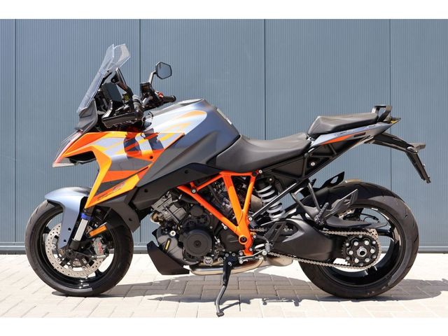 ktm - 1290-super-duke-gt